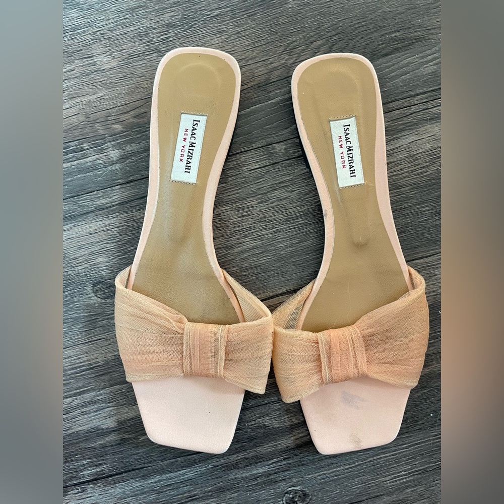 Issac Mizrahi Bow Sandals